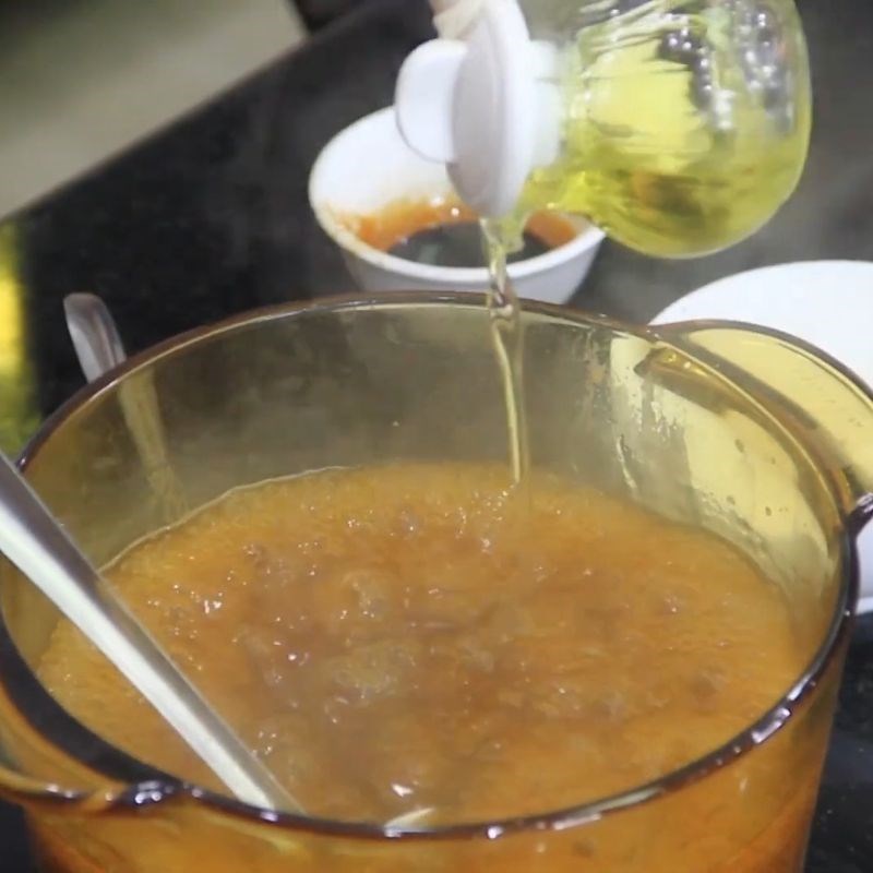 Bước 8 Hoàn thiện nước sốt hầm giò heo Giò heo hầm tóc tiên