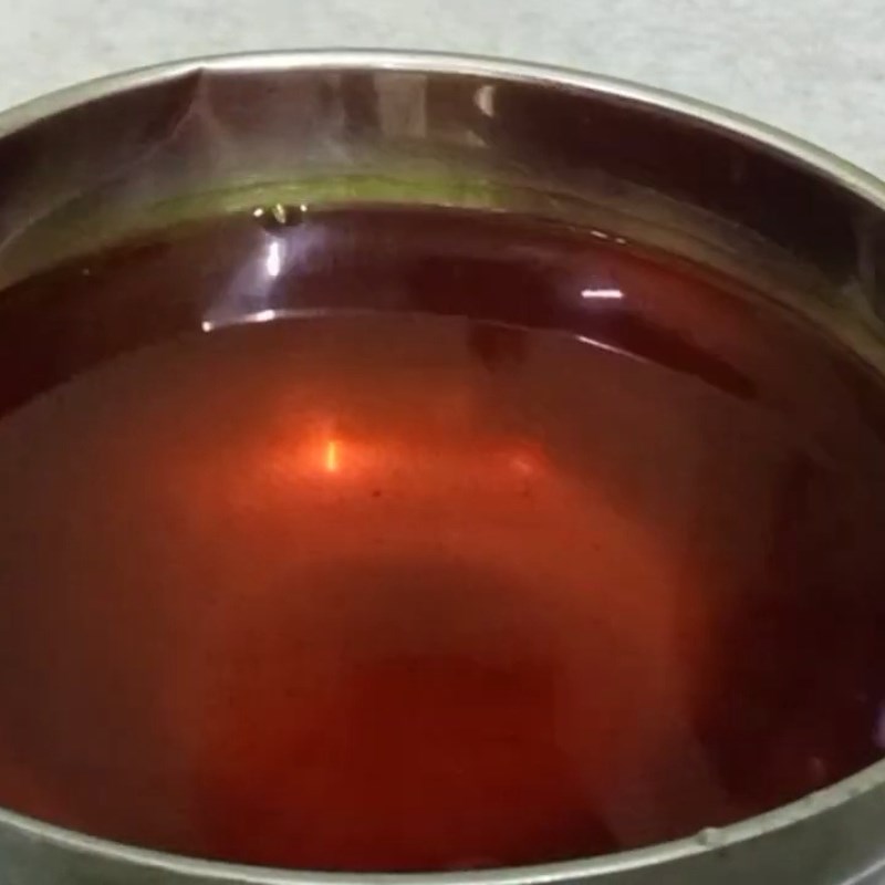 Bước 2 Làm dầu màu điều Bánh tráng trộn