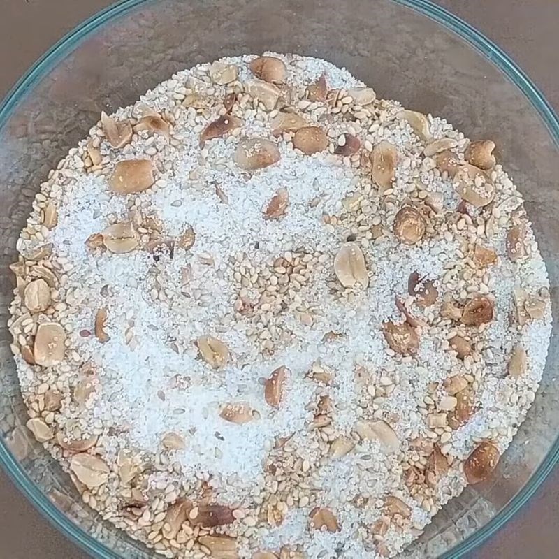 Bước 2 Làm đậu phộng muối mè thơm ngon xôi trắng nước cốt dừa