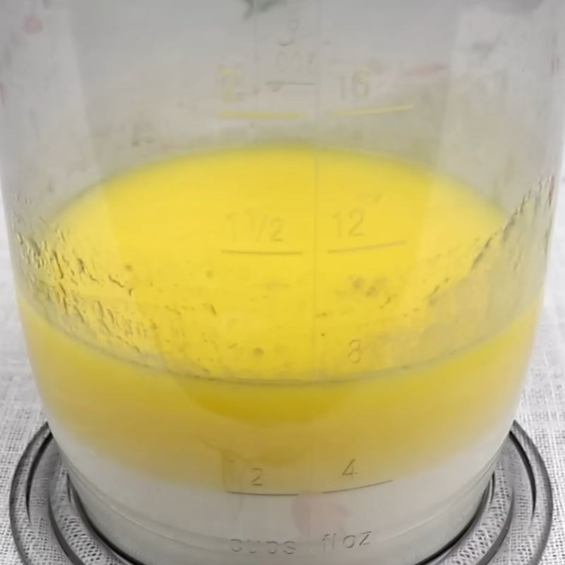 Bước 2 Làm nguội hỗn hợp kem tươi whipping cream