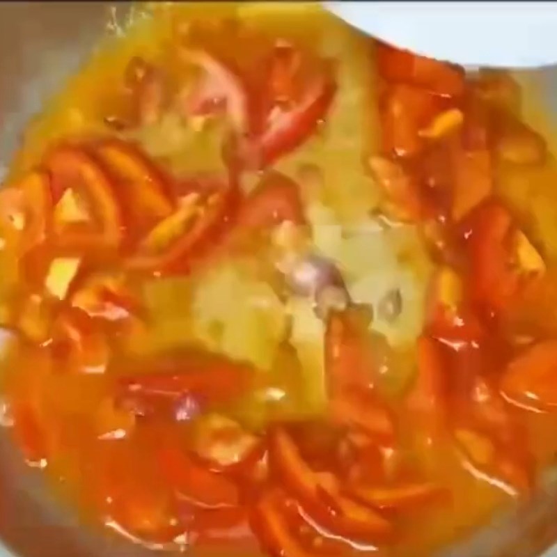 Bước 4 Làm sốt cà chua và rim thịt Thịt bọc trứng cút sốt cà chua