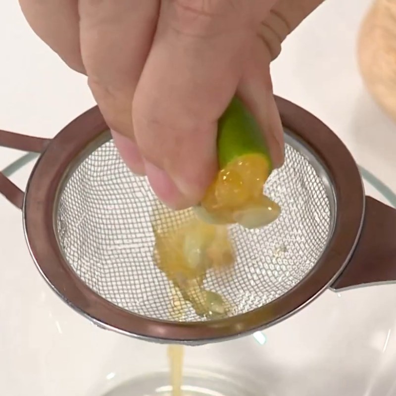 Bước 3 Làm sốt chấm hải sản Cua lột chiên giòn