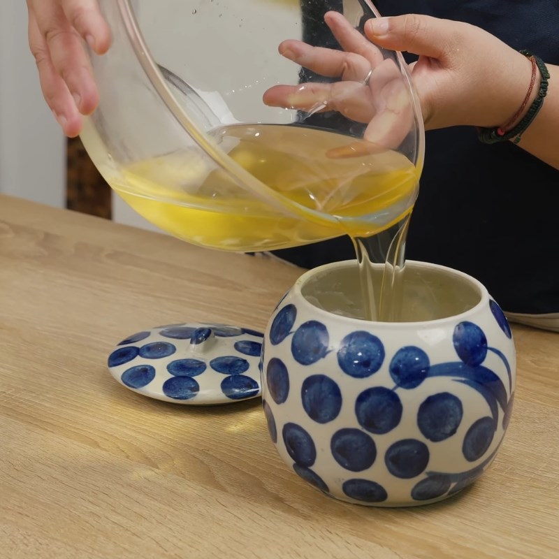 Bước 4 Lọc mỡ nước trong veo Mỡ lợn rán