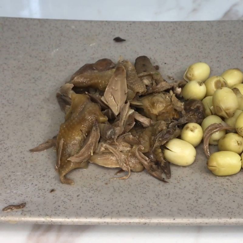 Bước 5 Lọc thịt chim bồ câu và xay nhuyễn cháo chim bồ câu cho bé