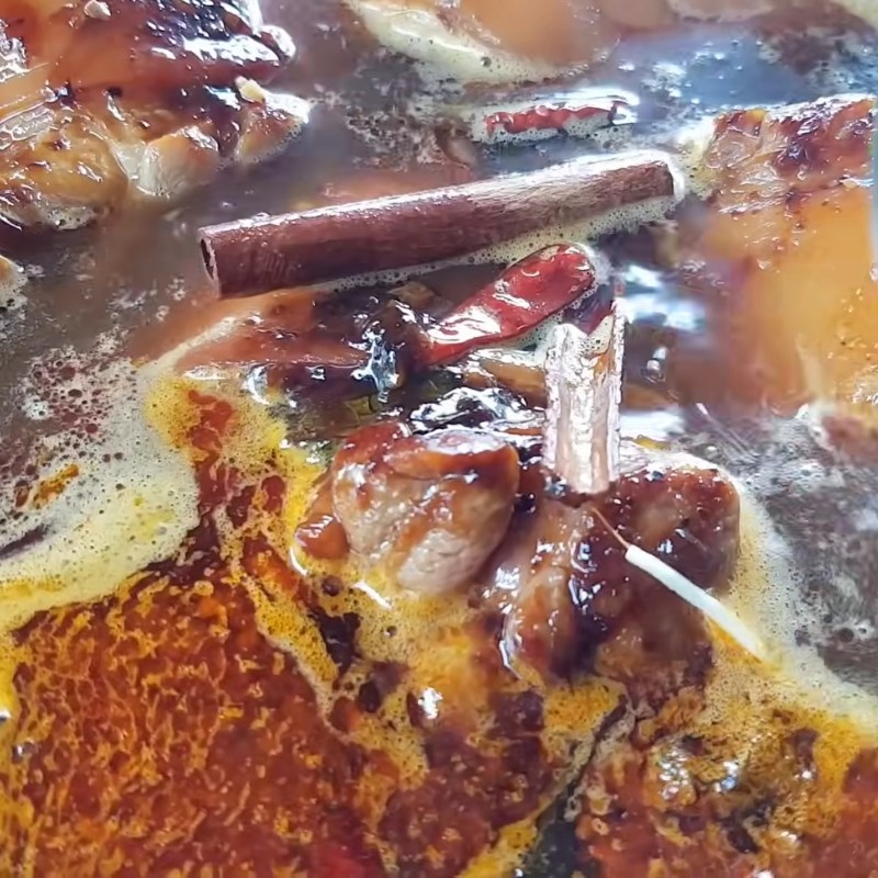 Bước 4 Nấu giò heo phá lấu Giò heo phá lấu