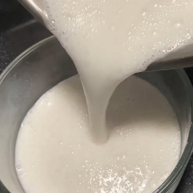 Bước 4 Nấu nước cốt dừa rưới mặt Tàu hũ Singapore bằng sữa đậu nành