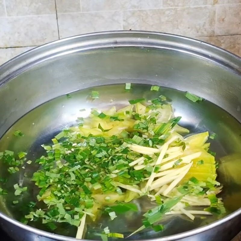 Bước 2 Nấu nước dùng canh rươi khế chua canh rươi khế chua