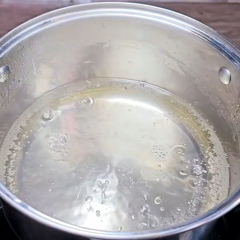 Bước 2 Nấu siro đường chuẩn vị Trà tắc thái xanh