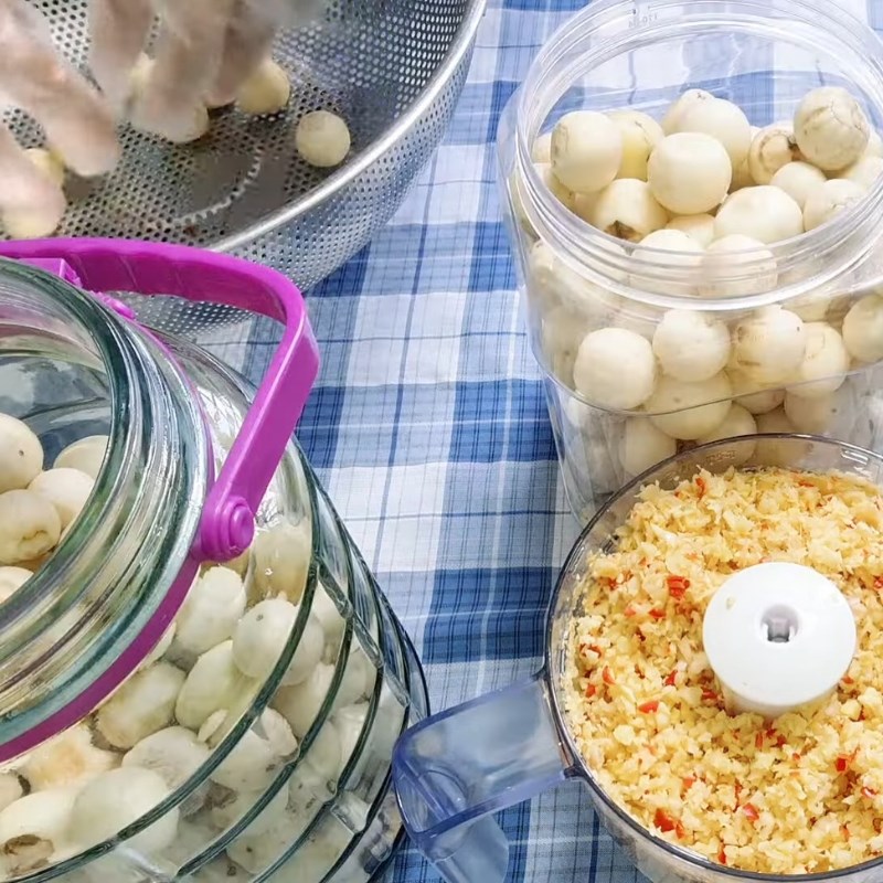 Bước 4 Ngâm cà vào hũ Cà teo ngâm mắm