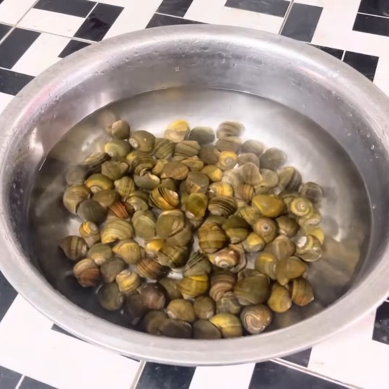 Bước 2 Ngâm ốc mít sạch nhớt Ốc mít luộc