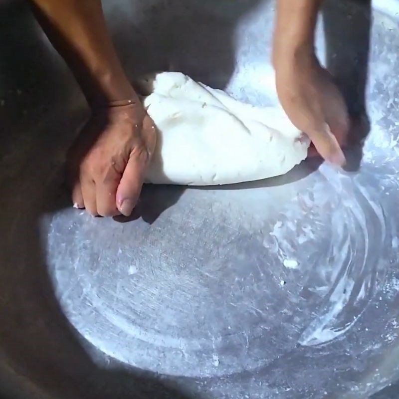 Bước 3 Nhào bột bánh nắm dẻo mịn và chuẩn bị nhân Bánh nắm