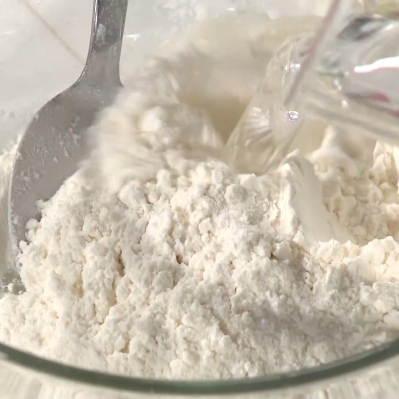 Bước 2 Pha bột chiên Cua lột chiên giòn