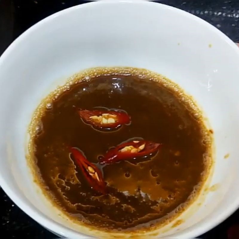 Bước 3 Pha nước chấm lẩu cá vược lẩu cá vược