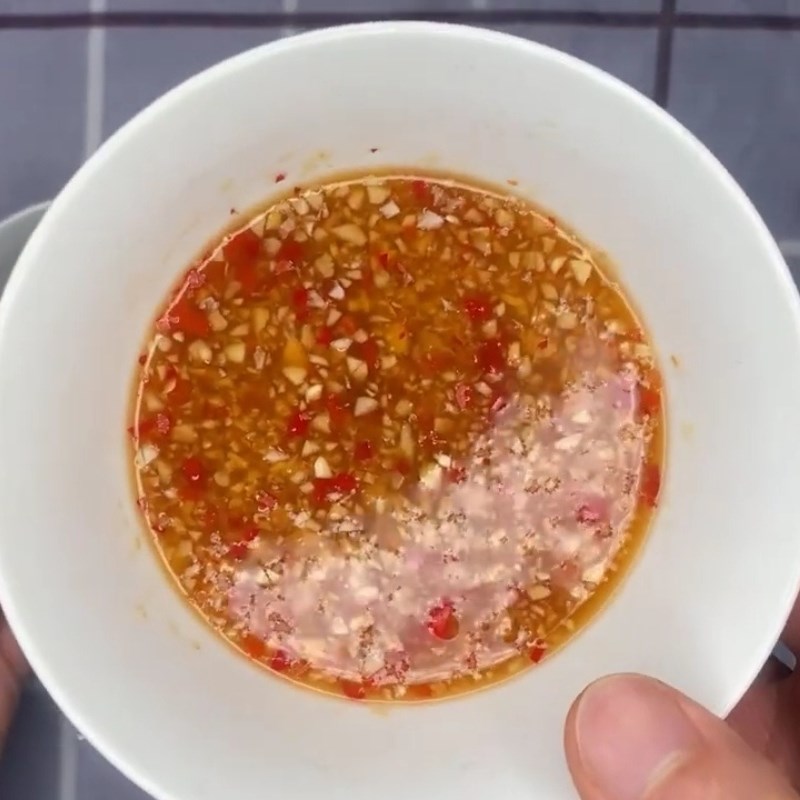 Bước 4 Pha nước mắm chấm ngan luộc đậm đà Nước chấm ngan luộc