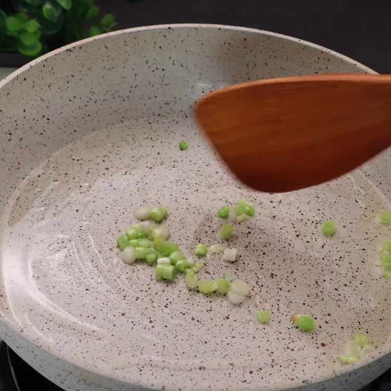 Bước 3 Pha sốt nước mắm đậm đà cơm cháy từ cơm nguội