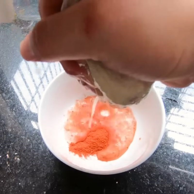 Bước 2 Pha sốt ướp thịt heo quay thịt heo quay tại nhà