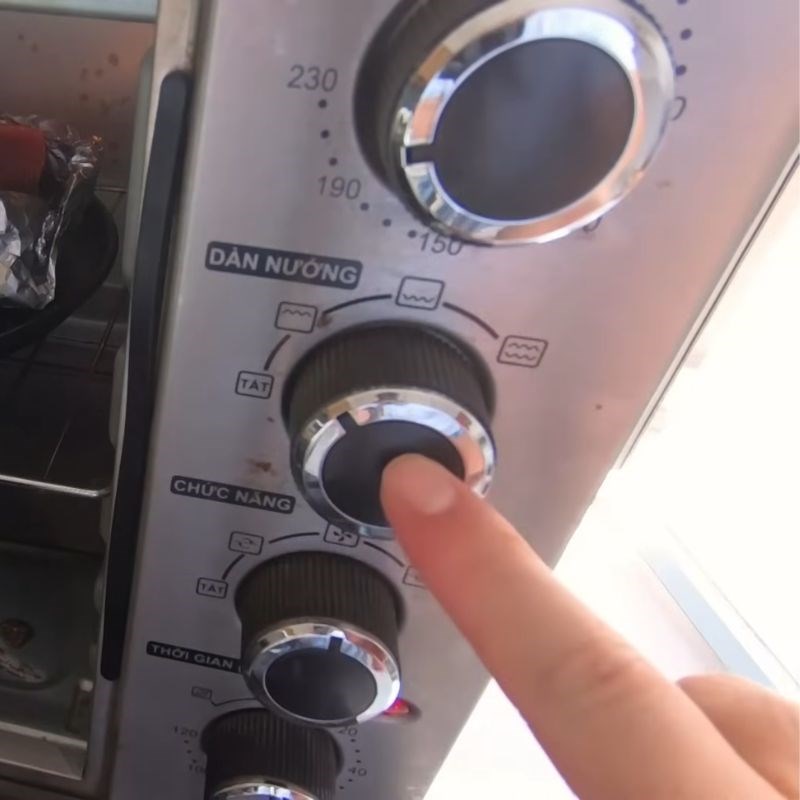 Bước 7 Quay heo bằng lò nướng lần 2 (nổ da) thịt heo quay tại nhà