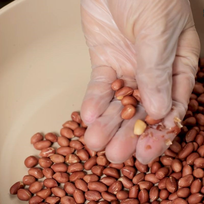 Bước 1 Rang đậu phộng giòn lâu lạc rang mặn ngọt