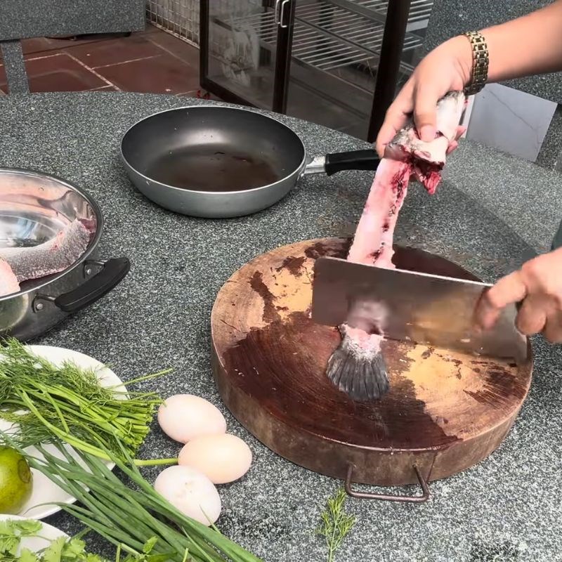 Bước 1 Sơ chế cá lóc và chuẩn bị nguyên liệu Cá nấu ám
