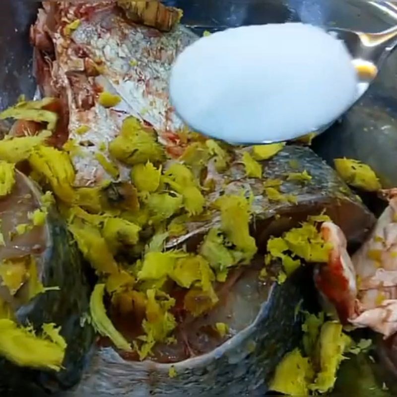 Bước 1 Sơ chế cá vược sạch sẽ lẩu cá vược