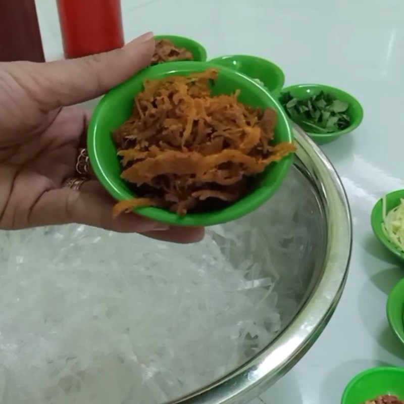 Bước 3 Sơ chế các nguyên liệu kèm theo Bánh tráng trộn