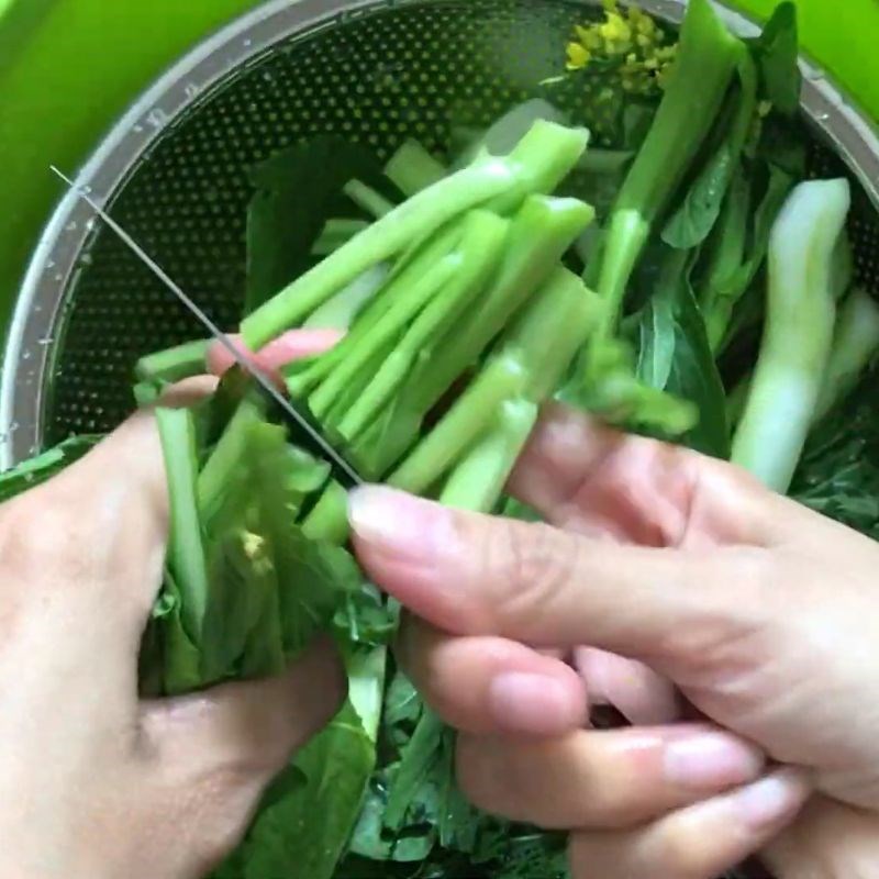 Bước 1 Sơ chế cải ngồng ngồng cải luộc chấm trứng
