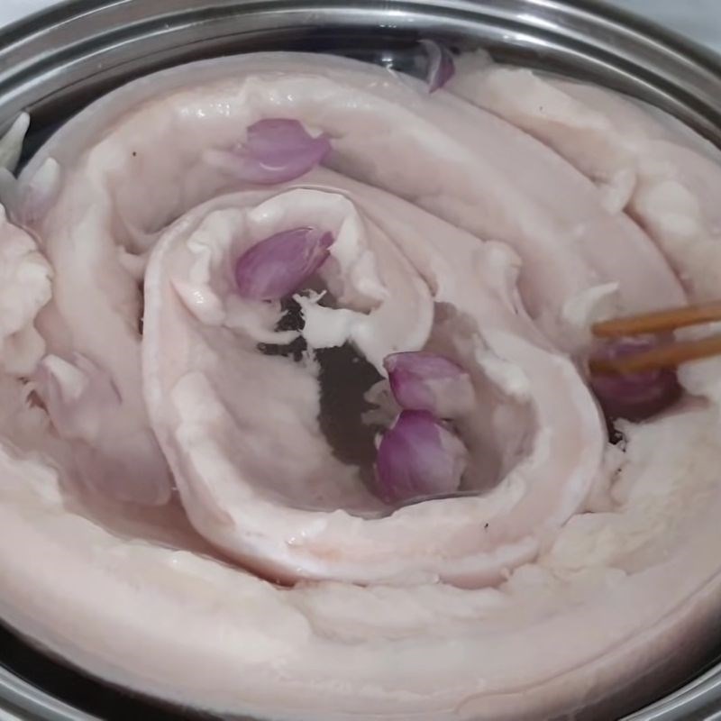 Bước 1 Sơ chế da heo tóp mỡ da giòn