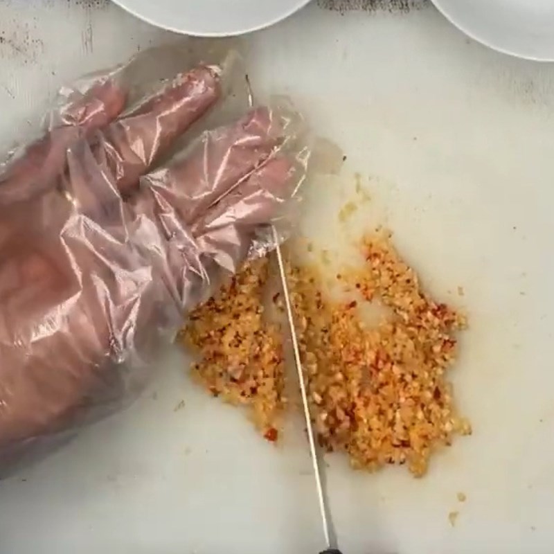 Bước 1 Sơ chế gừng, tỏi, ớt chuẩn vị Nước chấm ngan luộc