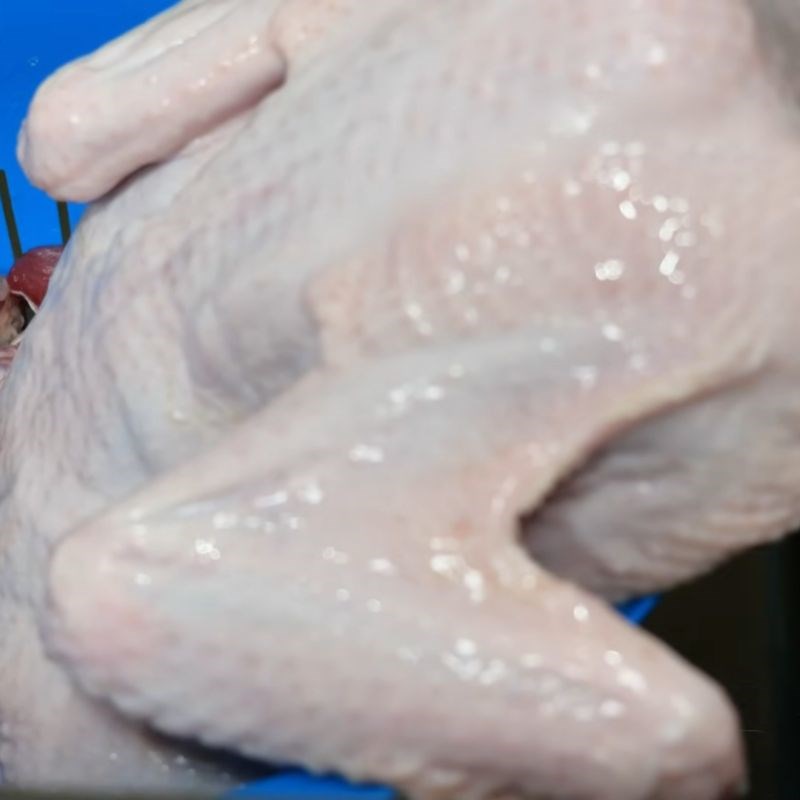 Bước 1 Sơ chế và khử mùi vịt vịt quay da giòn