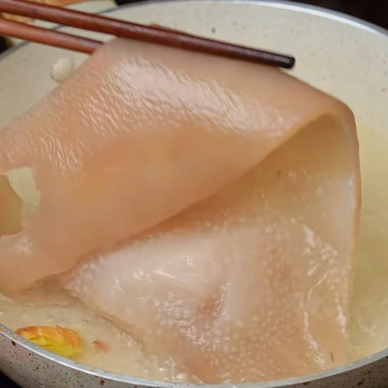 Bước 2 Sơ chế và luộc da heo Thịt nguội