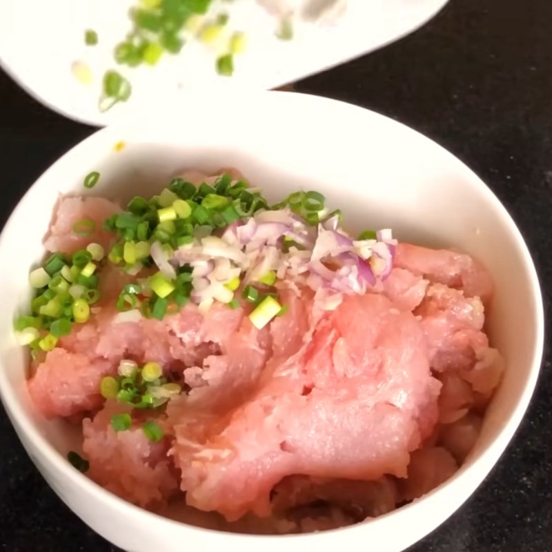 Bước 1 Sơ chế và trộn gia vị chả cá thác lác Chả cá thác lác chiên