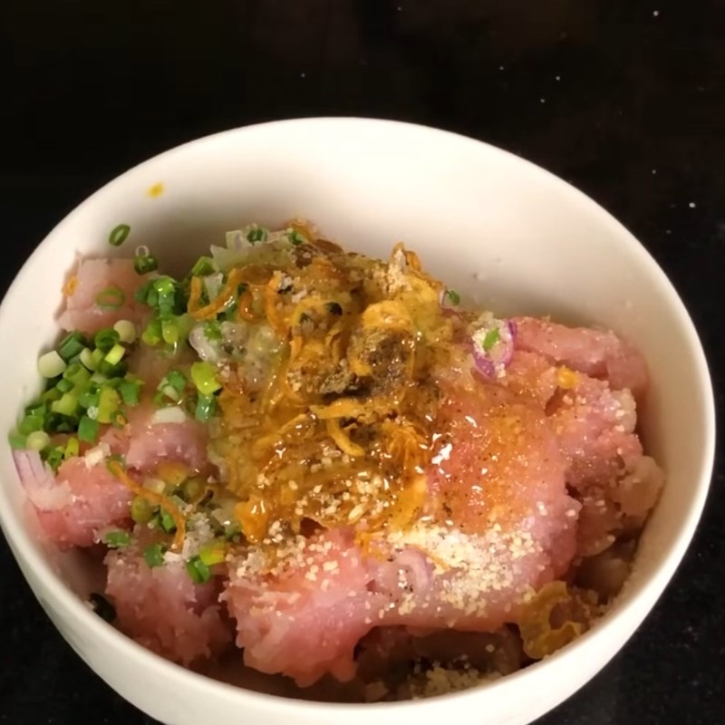 Bước 1 Sơ chế và trộn gia vị chả cá thác lác Chả cá thác lác chiên