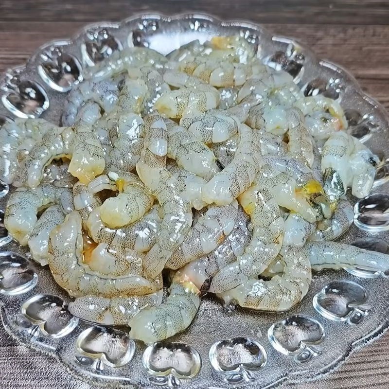 Bước 2 Sơ chế và ướp nhân tôm thịt bánh khọt nước cốt dừa