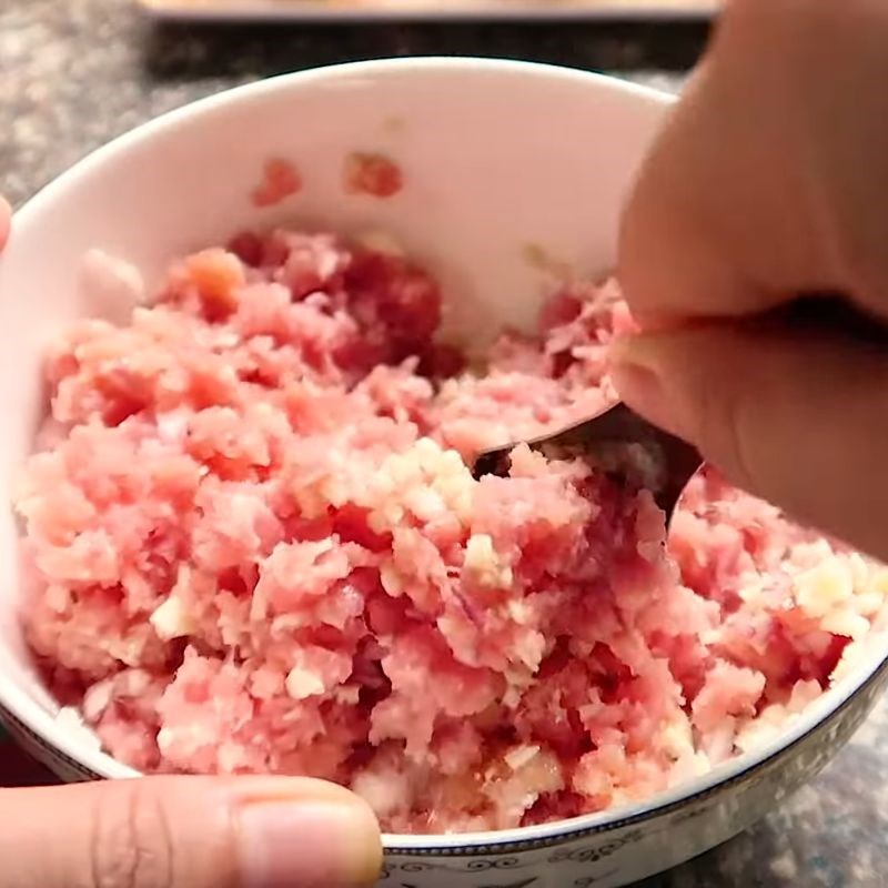 Bước 1 Sơ chế và ướp thịt bằm mì spaghetti