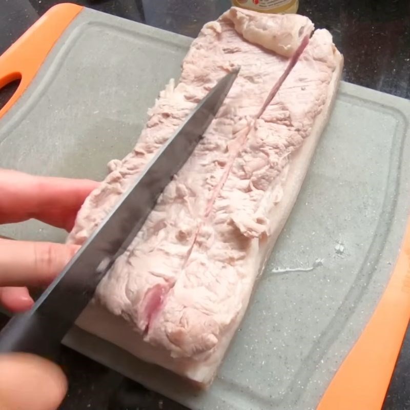 Bước 3 Tẩm ướp thịt heo quay thịt heo quay tại nhà