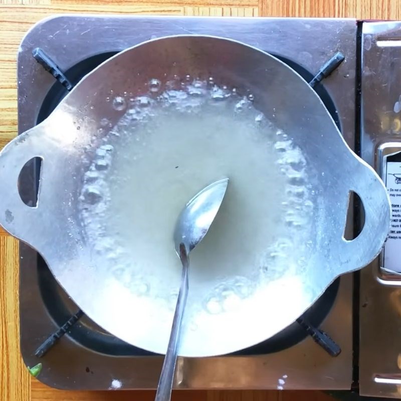 Bước 6 Thắng nước đường thơm lừng Bánh lọt lá dứa