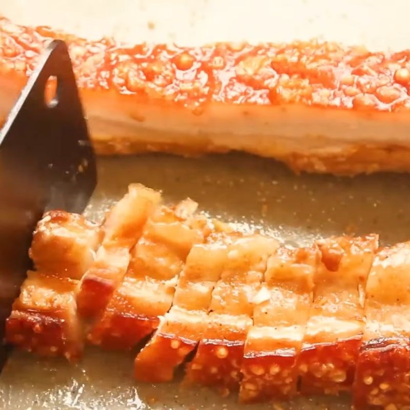 Bước 8 Thành phẩm thịt heo quay tại nhà