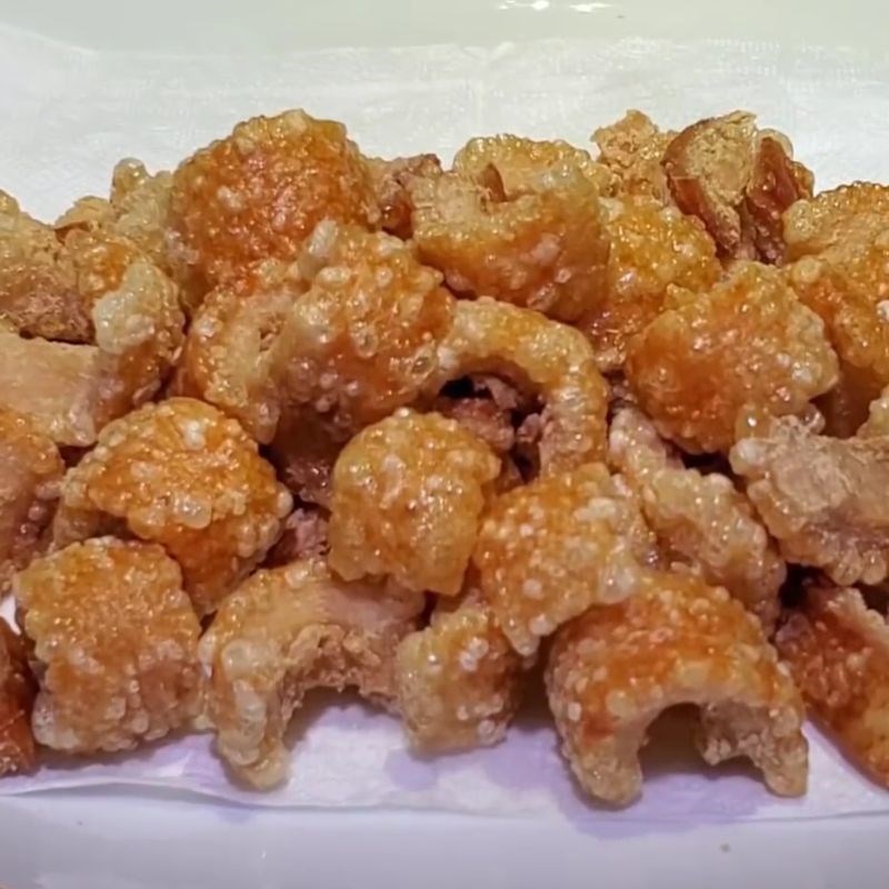 Bước 8 Thành phẩm tóp mỡ da heo chiên giòn