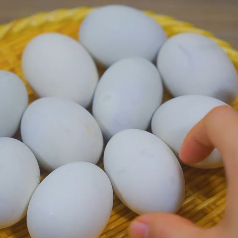 Bước 3 Thành phẩm trứng vịt lộn luộc