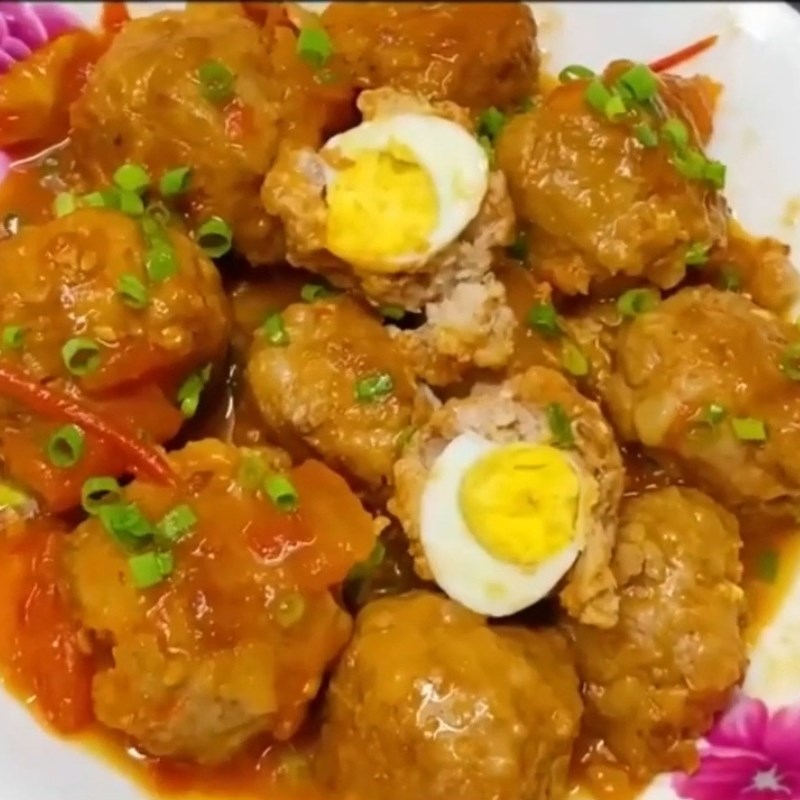 Bước 5 Thành phẩm Thịt bọc trứng cút sốt cà chua