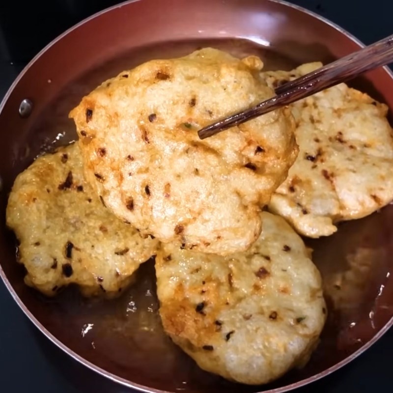 Bước 4 Thành phẩm Chả cá thác lác chiên