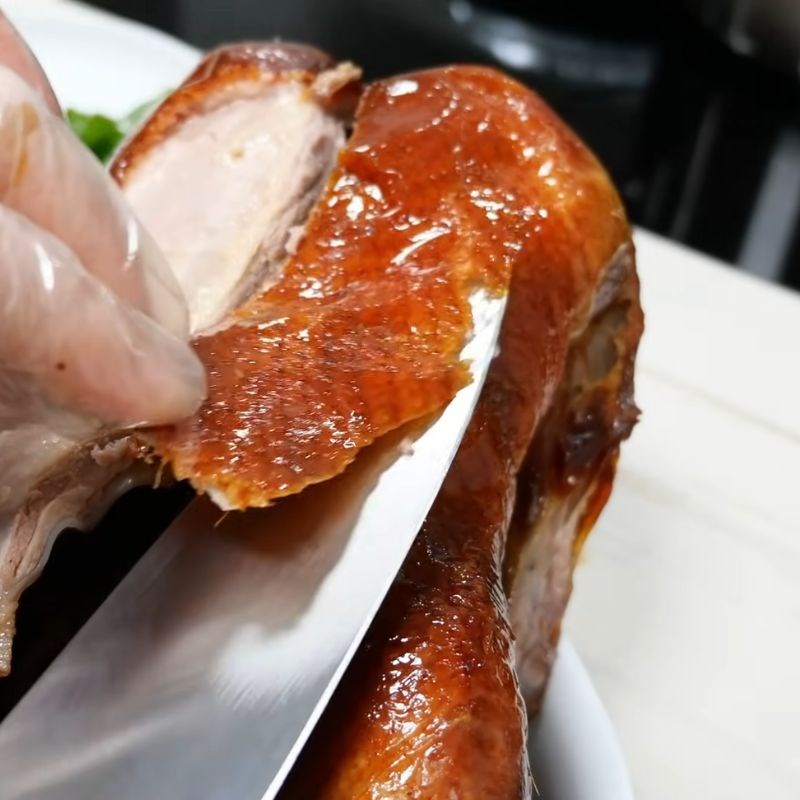 Bước 9 Thành phẩm vịt quay da giòn