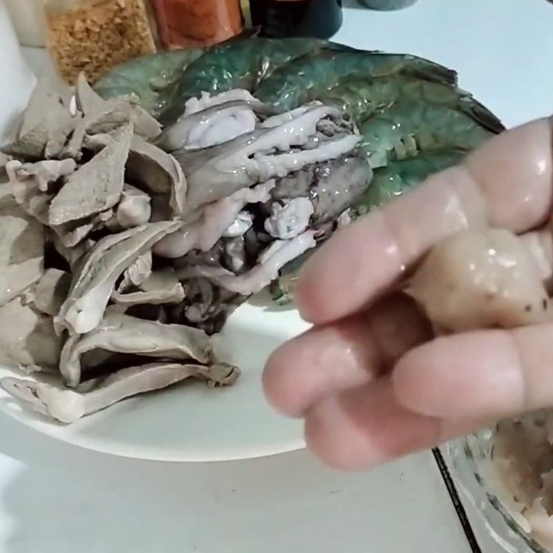 Bước 6 Trình bày và thưởng thức lẩu ngọt thập cẩm Lẩu ngọt thập cẩm