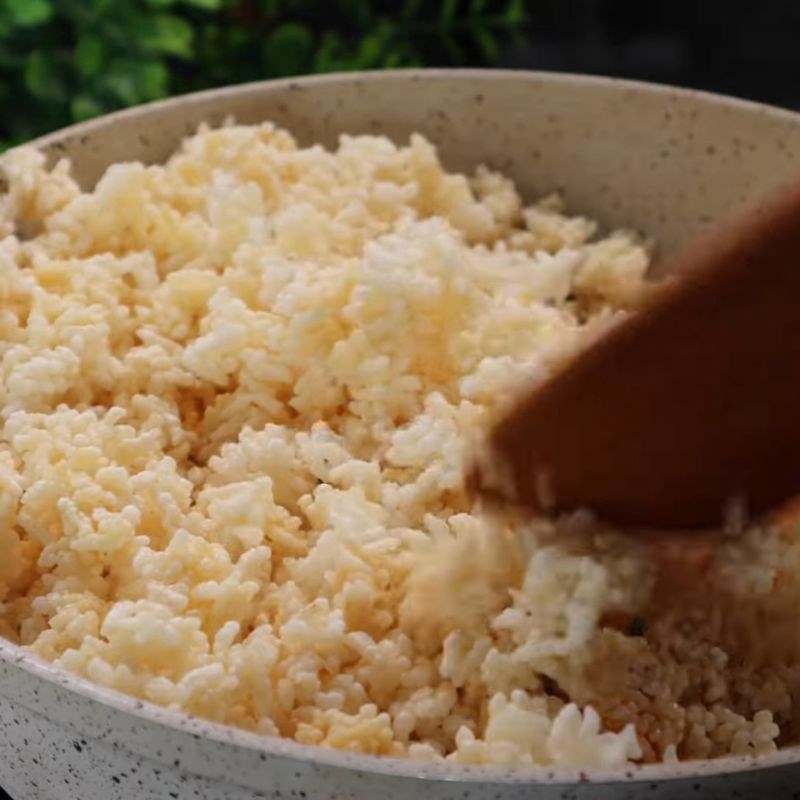 Bước 4 Trộn cơm cháy với sốt và chà bông cơm cháy từ cơm nguội