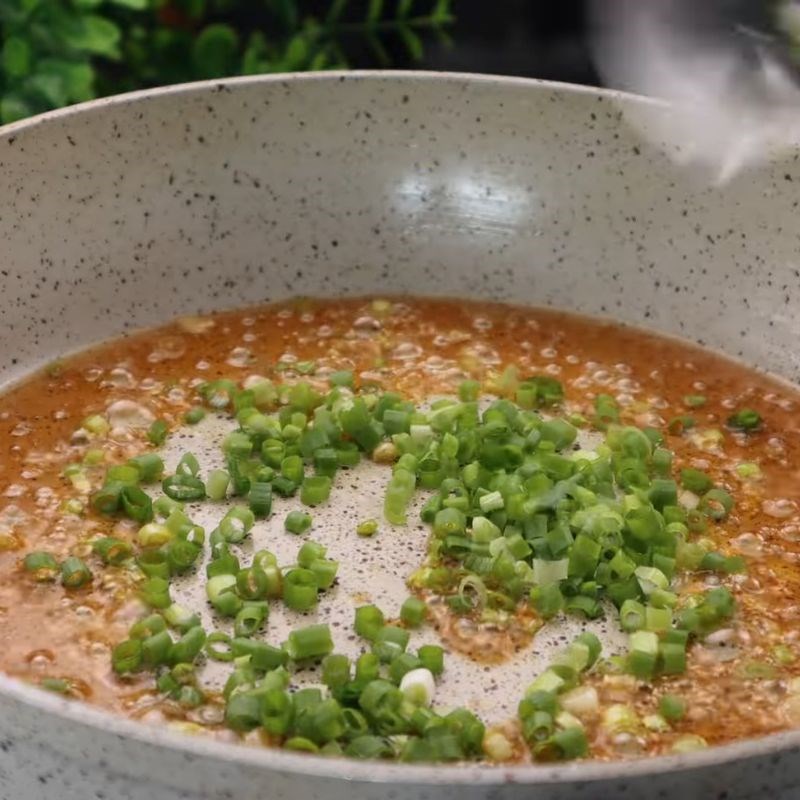 Bước 4 Trộn cơm cháy với sốt và chà bông cơm cháy từ cơm nguội