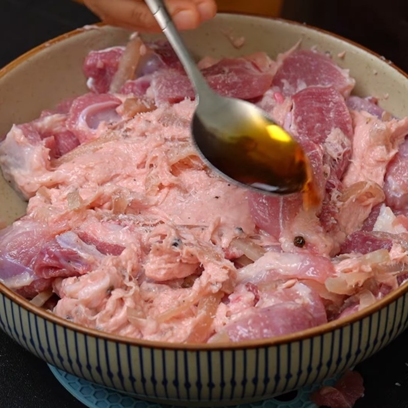 Bước 3 Trộn và nêm nếm nhân thịt nguội Thịt nguội