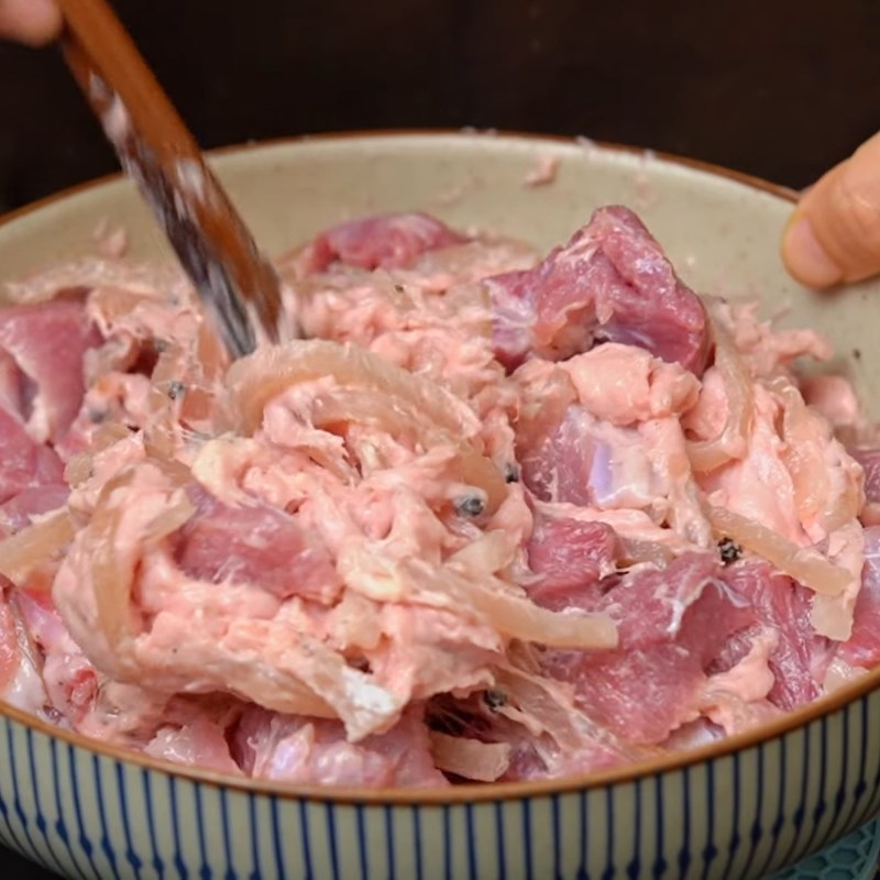 Bước 3 Trộn và nêm nếm nhân thịt nguội Thịt nguội