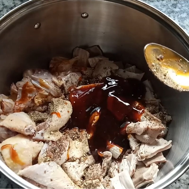 Bước 2 Ướp gia vị cho thịt Bao tử hầm tiêu đen