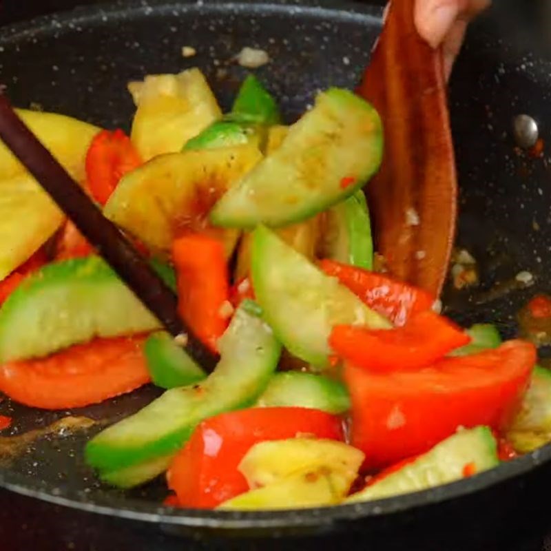 Bước 4 Xào rau củ đậm đà mực xào ngon giòn