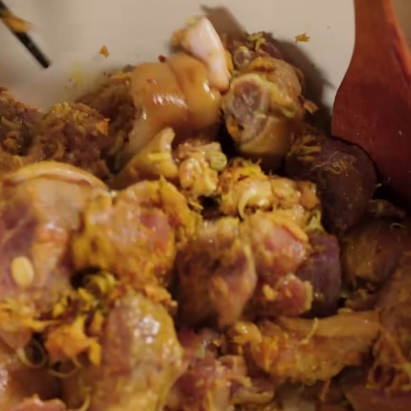 Bước 4 Xào săn thịt chân giò Chân giò giả cầy không cần mẻ